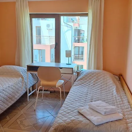 Coco Coworking & Coliving Апартамент *