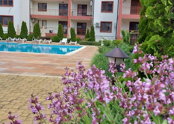 Coco Coworking & Coliving Διαμέρισμα Aheloy